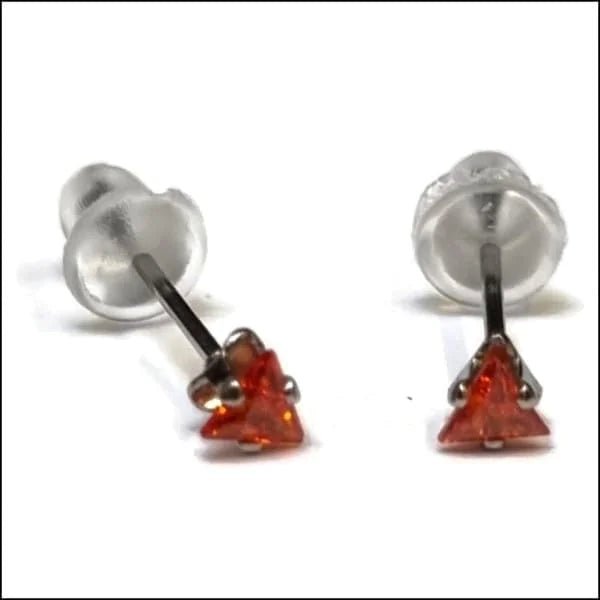 RVS Zweerknopjes Driehoek Zirkonia  - Geometrische Studs - Zilverkleurig / 3 mm / Robijn Rood -