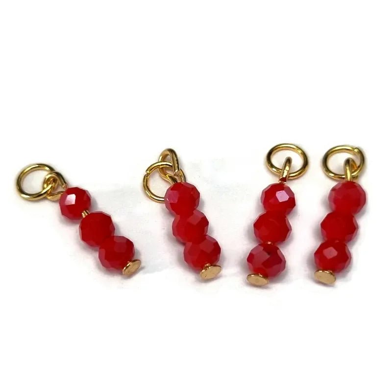 Rode Samba Kralen bedeltje voor ketting - Goudkleur / 4 kraaltjes - Unisex