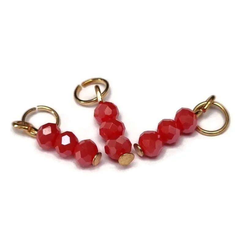 Kralen bedeltje Rood voor bedelketting of oorring - Zilverkleur / 4 kraaltjes - Unisex
