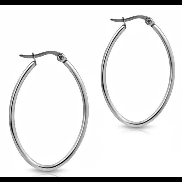 Oorringen &acirc;&euro;&ldquo; Stalen Ovale Hoepeloorbellen RVS Zilverkleur - 30mm -