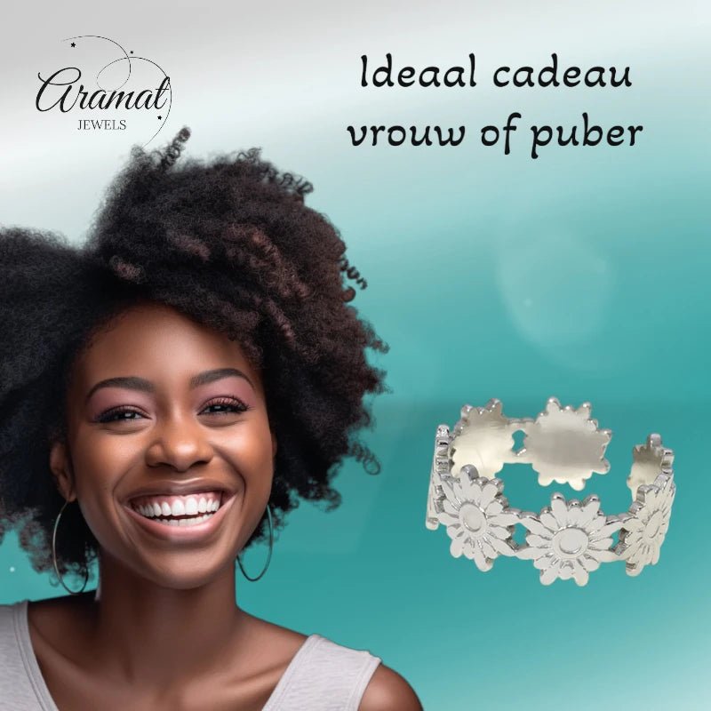 Damesring Verstelbaar &acirc;&euro;&ldquo; Bloemetjes Schakels &acirc;&euro;&ldquo; One Size - Zilve