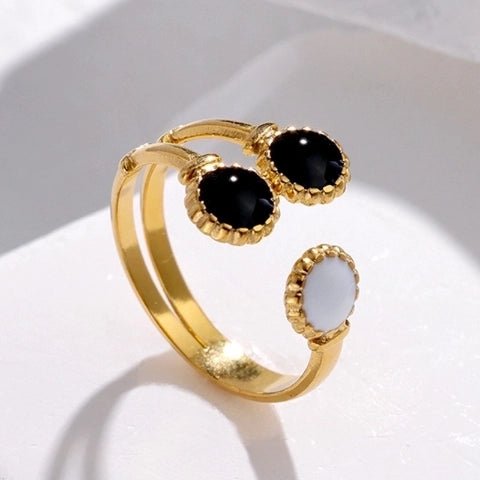 Brede One Size Ring Goudkleurig RVS met Drie Emaille Cirkels (13 mm) - Goudkleur -
