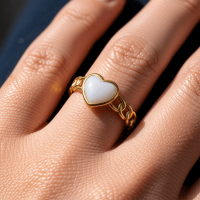 Verstelbare RVS Ring met Emaille Hartje - Goudkleur (8 mm) - Wit -