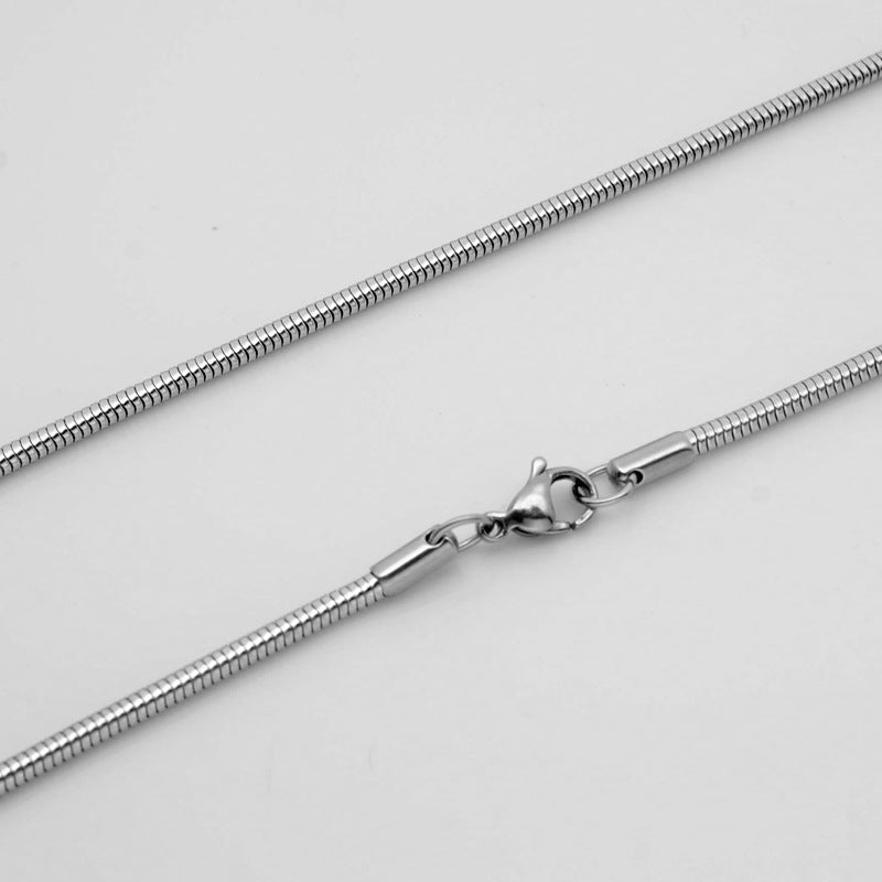 Zilverkleurige Slangenketting RVS &acirc;&euro;&ldquo; Ronde Snake Chain Dames Staal - 2.4mm / 60cm 