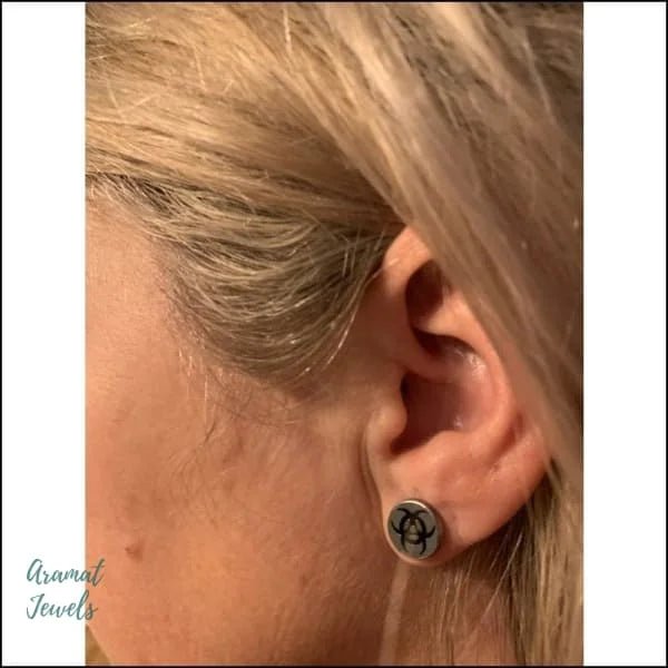 Stalen Ronde Oorstekers met logo - 10mm / Biohazard -